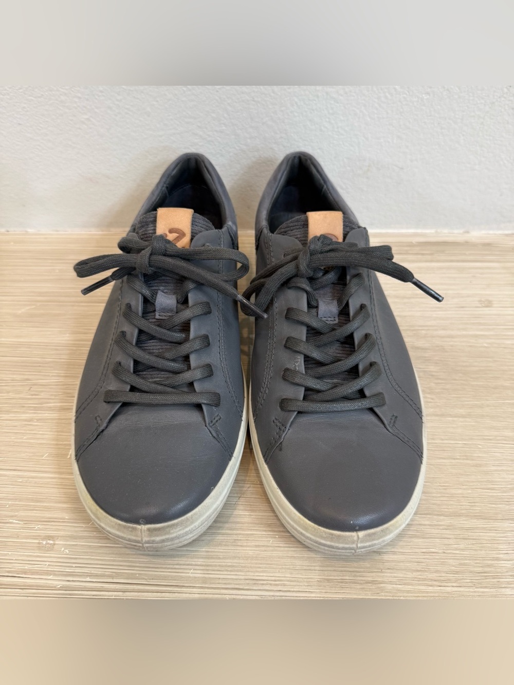 Ecco Men's Casual Gray Leather Sneakers size 5 lace up